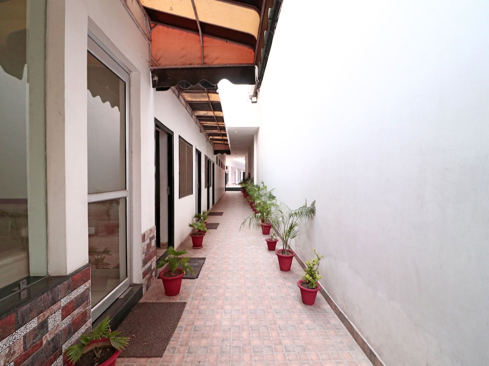OYO 16080 The Royal Orchid in Gorakhpur, India