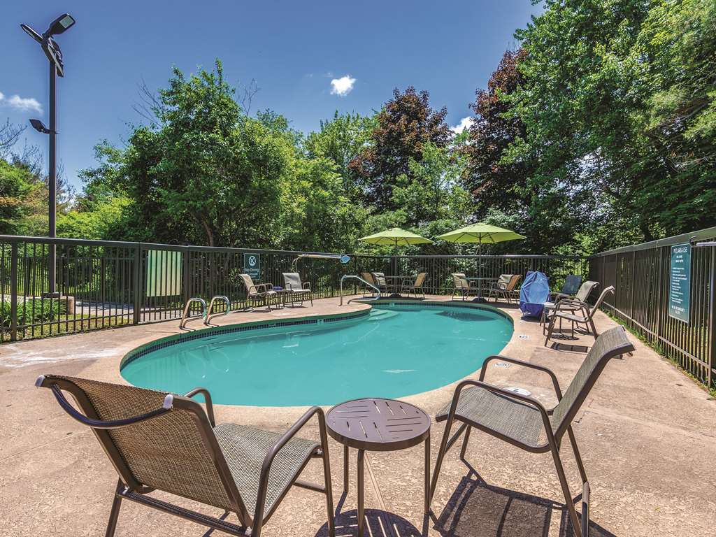La Quinta Inn & Suites by Wyndham Salem NH - photo 9