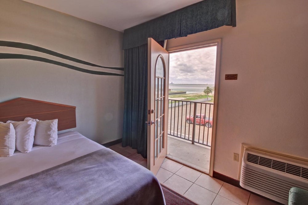 Home2 Suites by Hilton South Padre Island - photo 25