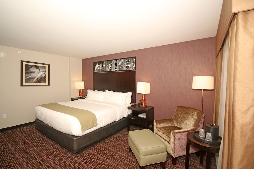 Holiday Inn Express & Suites Charlotte North by IHG - photo 6