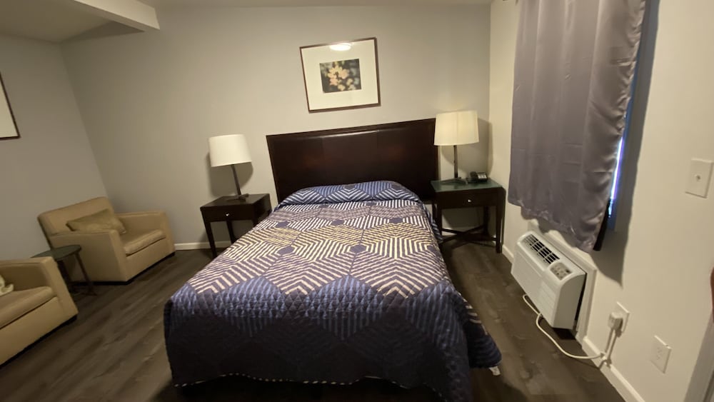 Golden Kent Motel - photo 15
