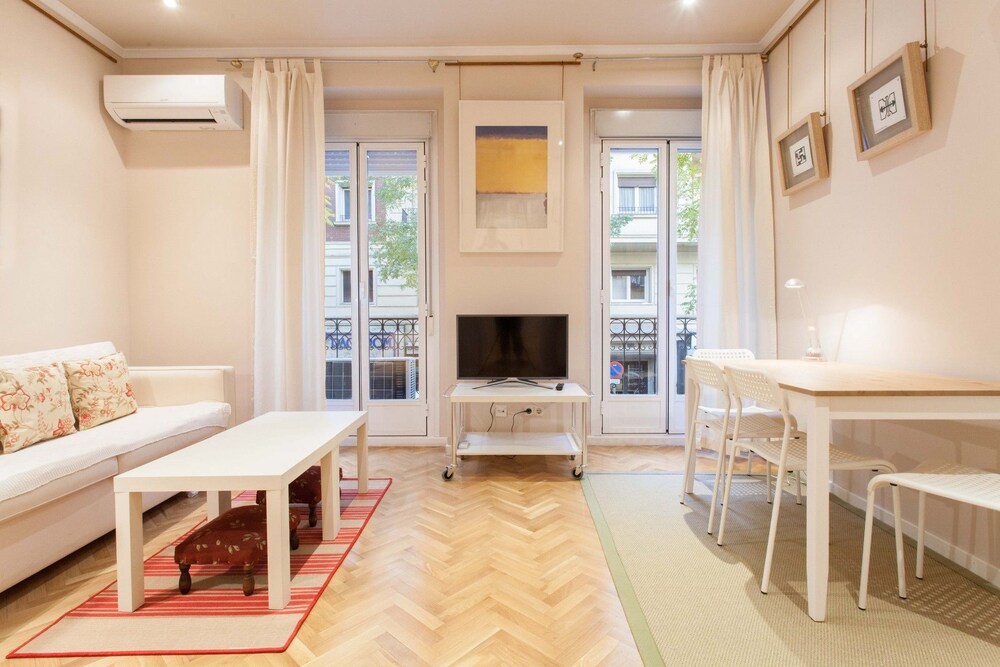 Apartamento en Goya — 4-Star Luxury Hotel in Madrid, Spain