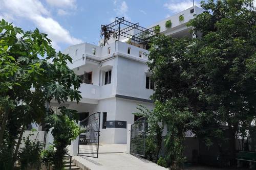 Gangi Kota East Flat — 4-Star Luxury Hotel in Kovvur, India