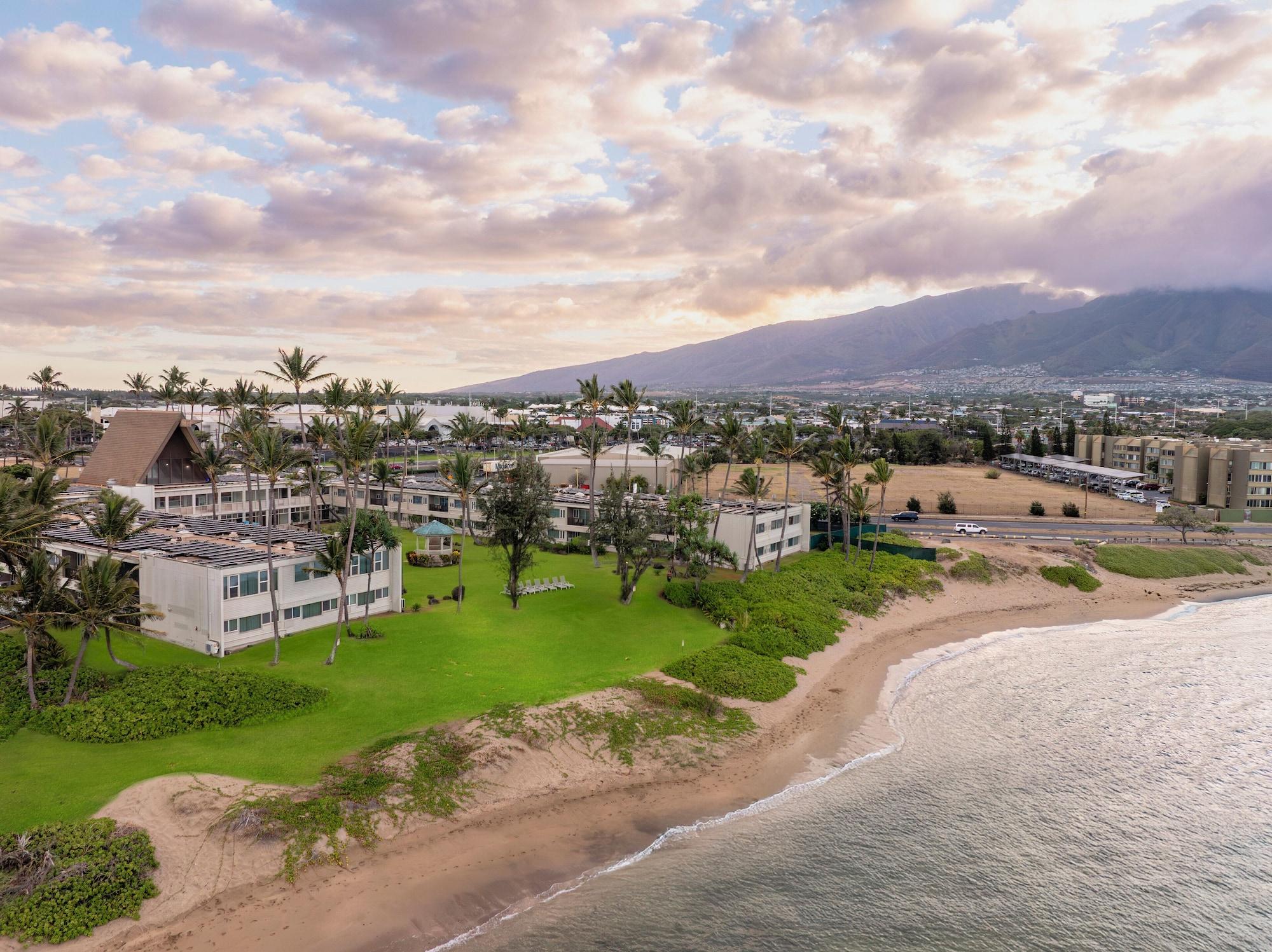 Maui Beach Hotel - photo 30