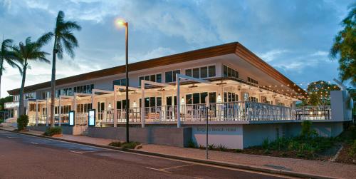 Bargara Beach Hotel — Bargara