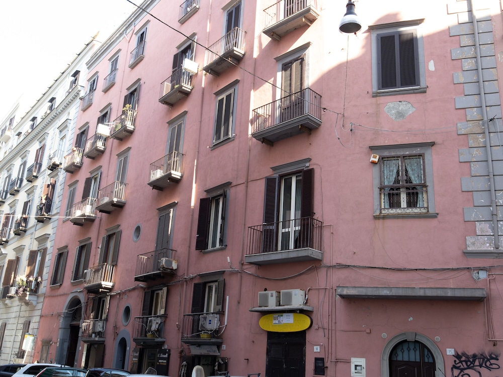 Residence Chiatamone 53 - last minute hotel in Naples