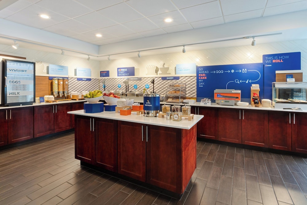 Holiday Inn Express & Suites Cincinnati Riverfront by IHG - photo 51