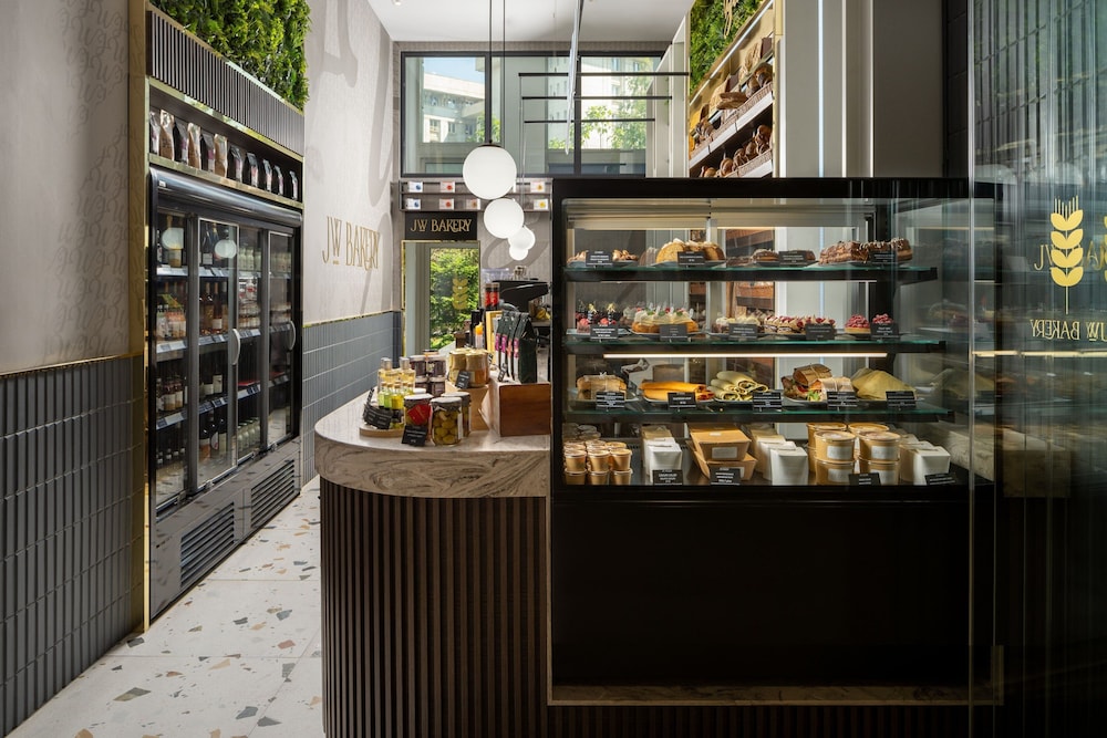 מזון ומשקאות