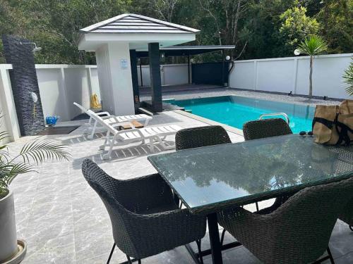 Private poolvilla Koh Lanta — 4-Star Luxury Hotel in Ko Lanta, Thailand