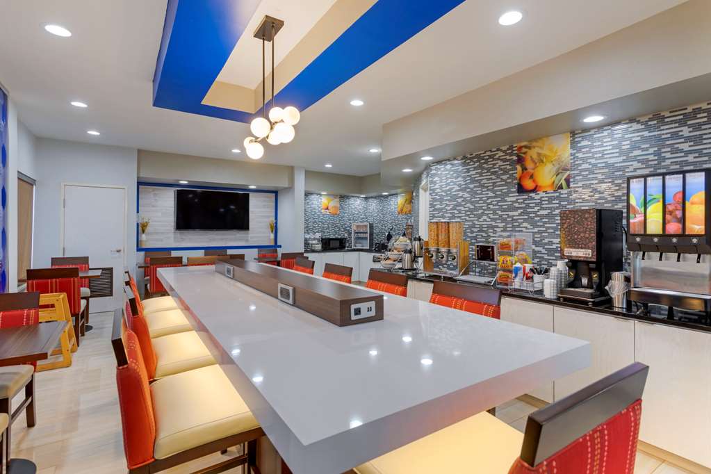 Comfort Inn & Suites Memphis East - photo 28