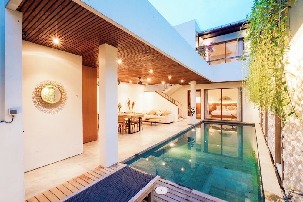 Casanaya New 3BR Villa in Central Canggu — 4-Star Luxury Hotel in Canggu, Indonesia