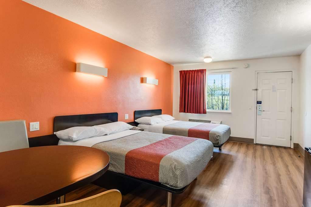 Motel6 Youngstown OH - photo 22