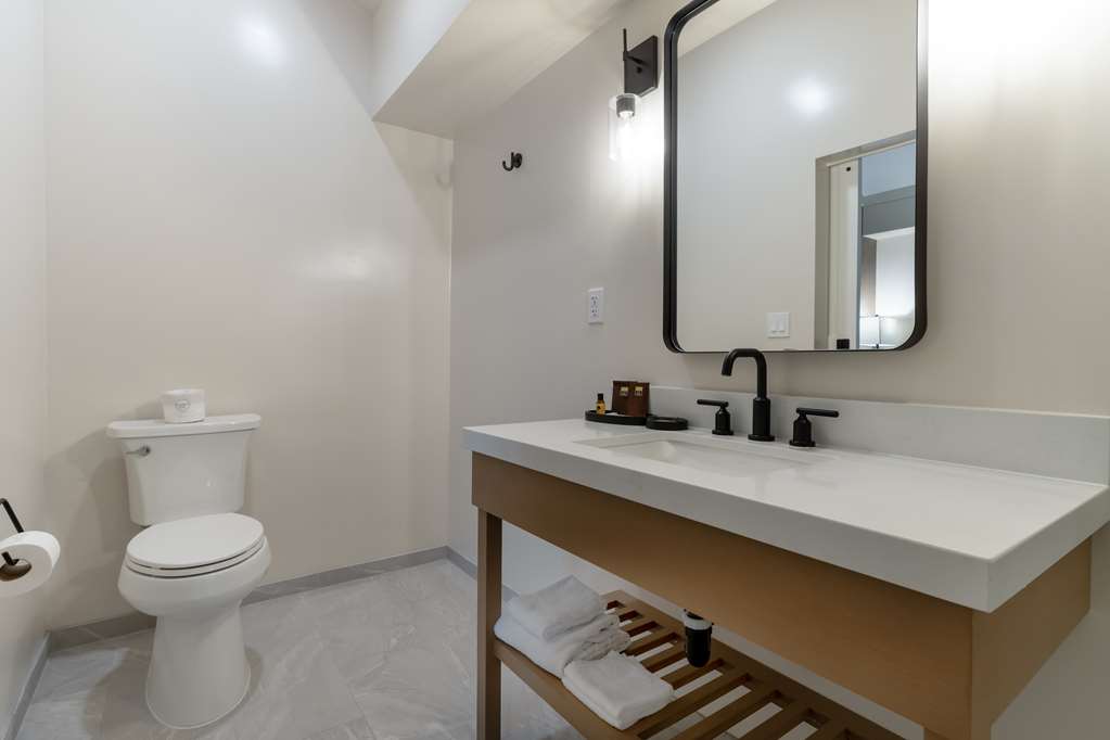 Best Western Plus Inn At The Vines - photo 36