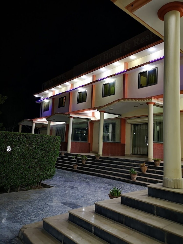 Bhittai Hotel in Dadu, Pakistan