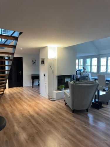 Ein Privatzimmer mit eigenen WC Dusche - last minute hotel in Adliswil