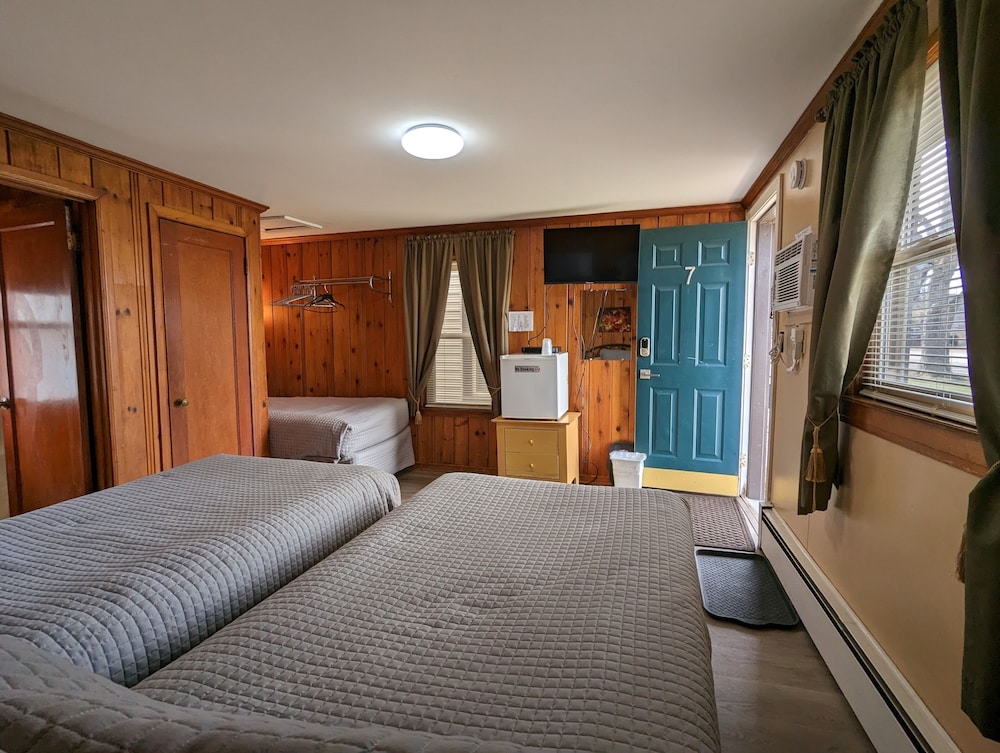 Riverside Motel - photo 93