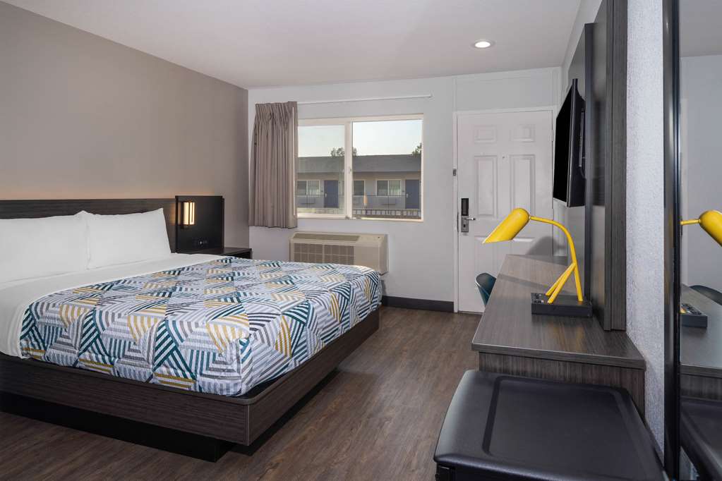 Motel 6 Fontana CA - photo 10