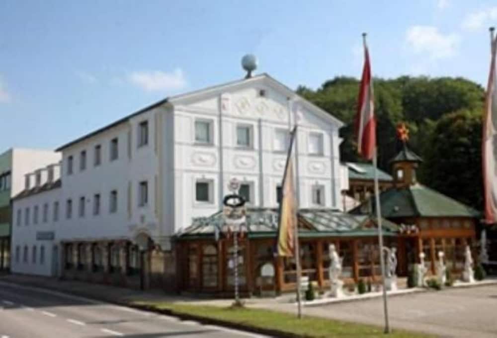 Höckner Plazahotel — 4-Star Luxury Hotel in Attnang-Puchheim, Austria