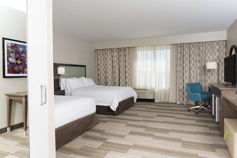 Hampton Inn Westfield - photo 4