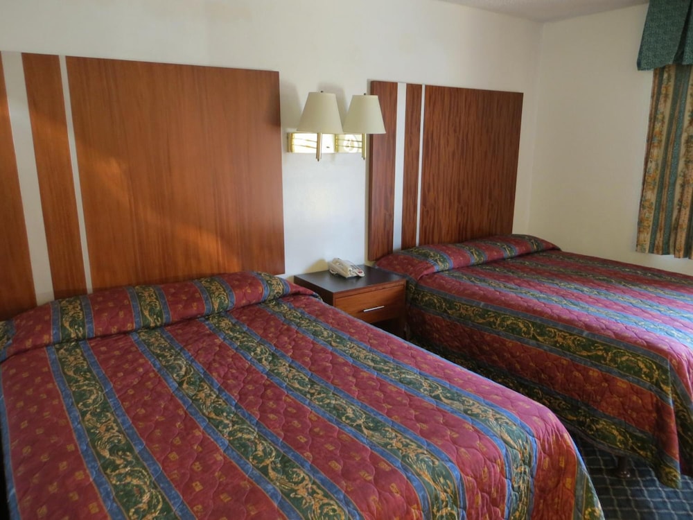 Riverside Inn & Suites - photo 24