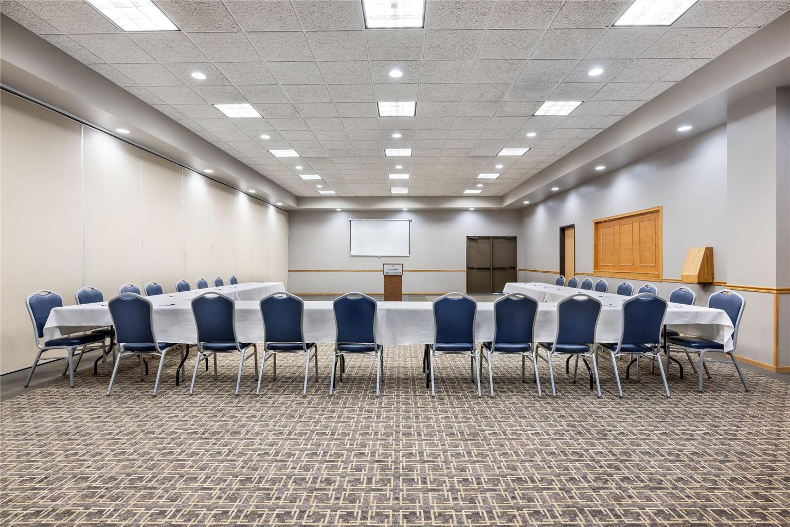 AmericInn by Wyndham Aberdeen Event Center - photo 43