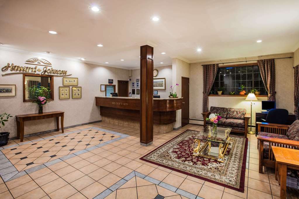 Howard Johnson by Wyndham Victoria in Victoria, Canada