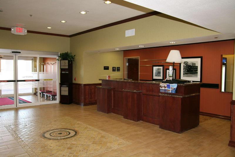 Hampton Inn & Suites Gainesville - photo 3
