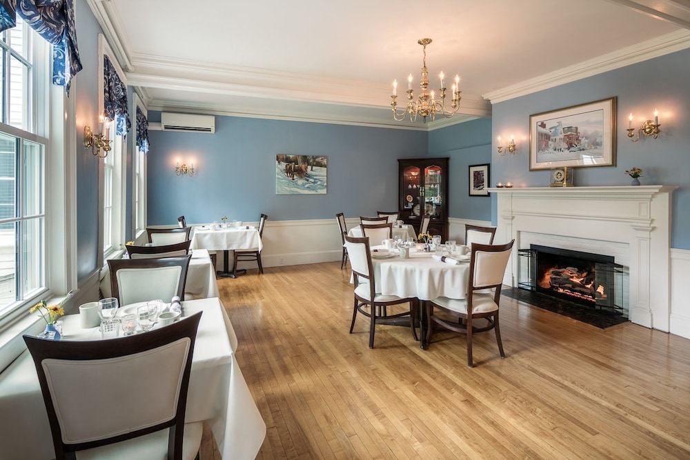 The Blue Horse Inn - photo 2