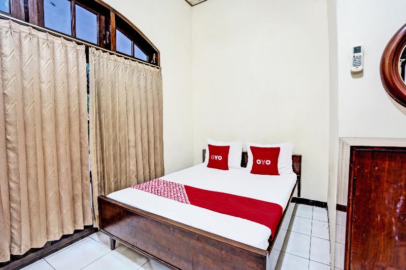 Oyo 91198 Hotel Mahkota 2 Lamongan — Lamongan