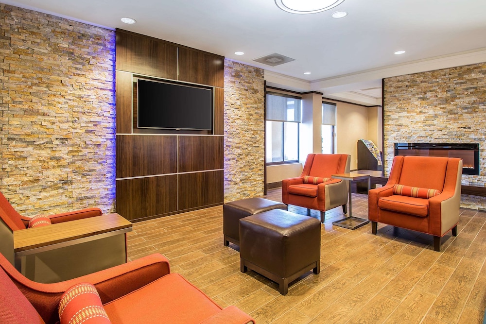 The Adventure Hotel by the parks - photo 5