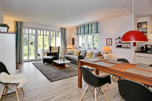 Linden Palais Wohnung 05 — 4-Star Luxury Hotel in Bad Doberan, Germany