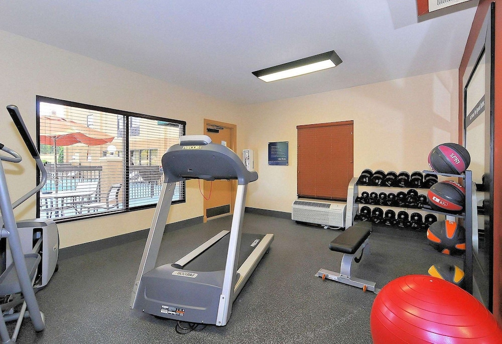 Hampton Inn Eden - photo 16