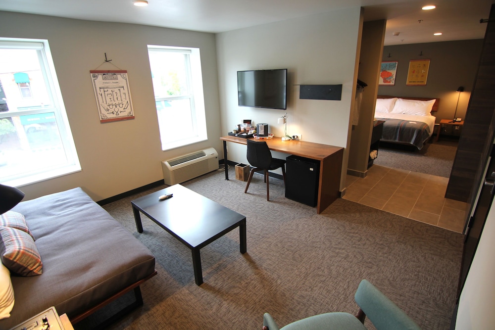 The Oxbow Hotel - photo 18