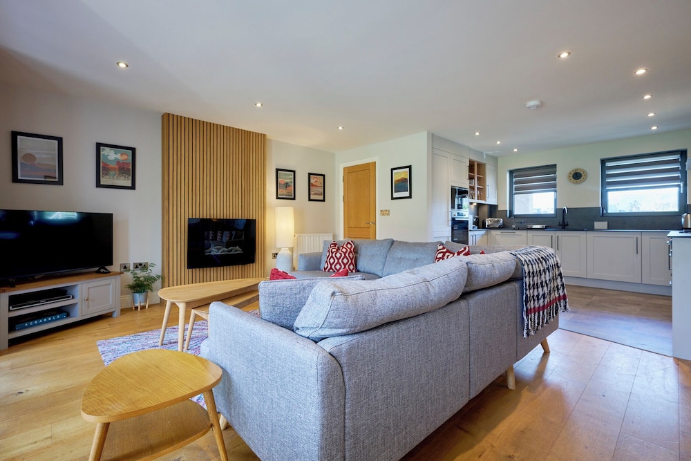 Riverside Park 4 — 4-Star Luxury Hotel in Keswick, United Kingdom