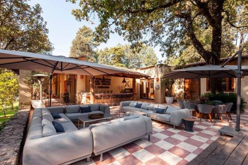 Spectacular House with Jacuzzi and Huge Garden — 4-Star Luxury Hotel in Valle De Bravo, Mexico