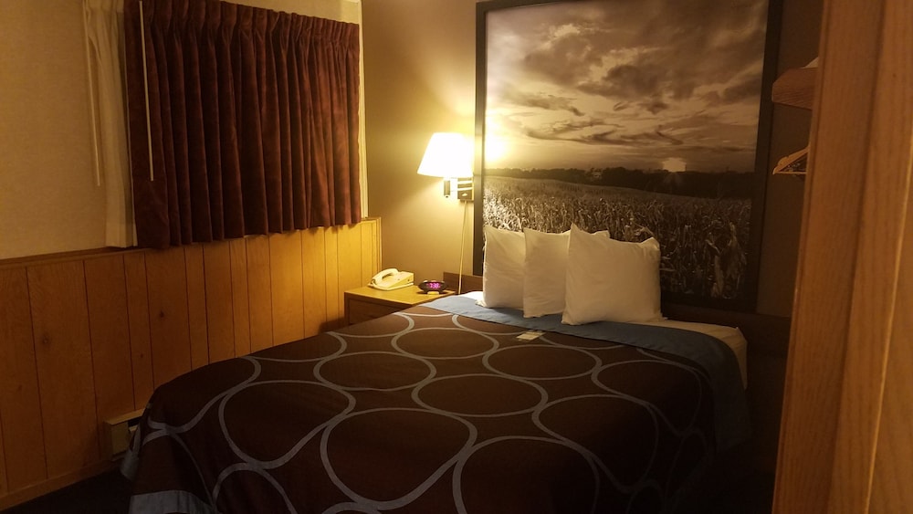 Super 8 by Wyndham Milbank SD - photo 8