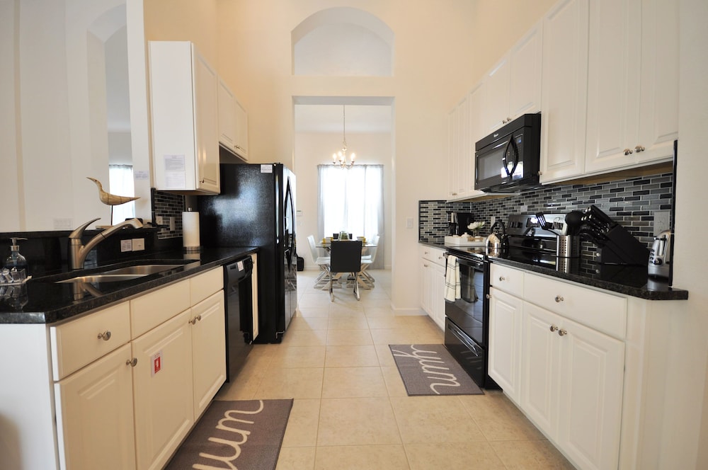 Solterra Resort by VHC Hospitality - photo 16