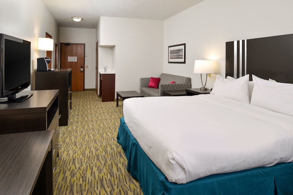 Holiday Inn Express & Suites Omaha West by IHG - photo 13