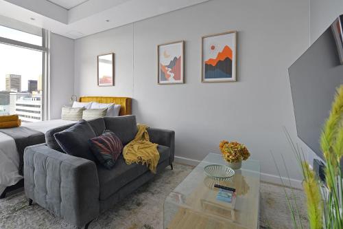 Durra Sunny 1 Bed Apartment with city views