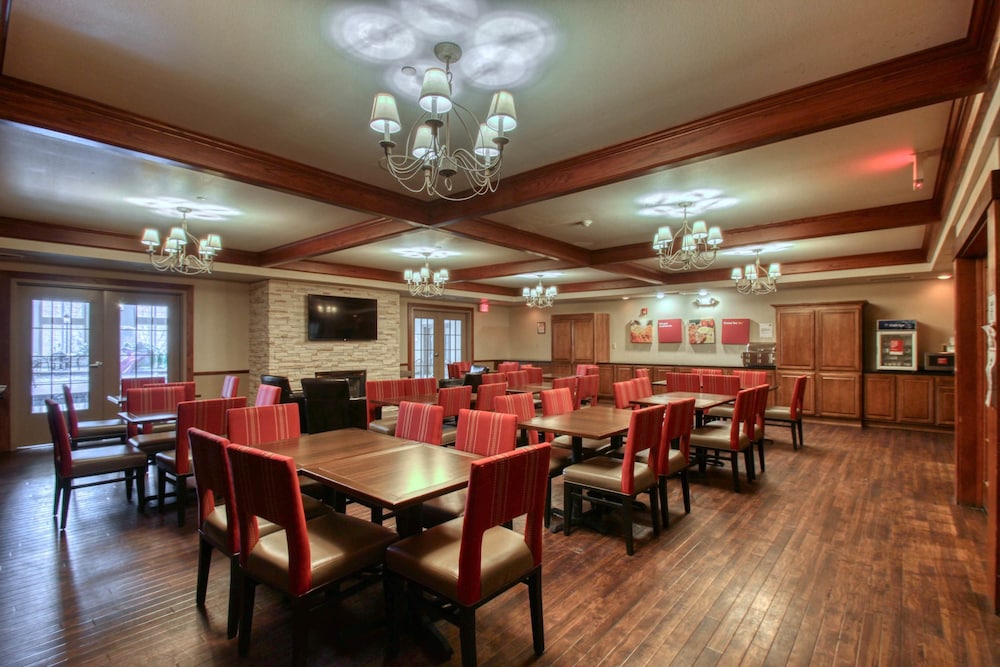 Comfort Suites Milwaukee Airport - photo 56