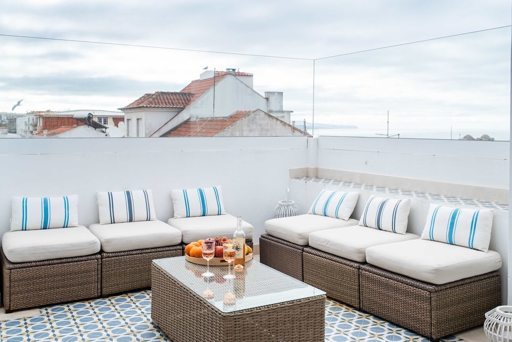 Ocean View Penthouse Central Ericeira — 4-Star Luxury Hotel in Ericeira, Portugal
