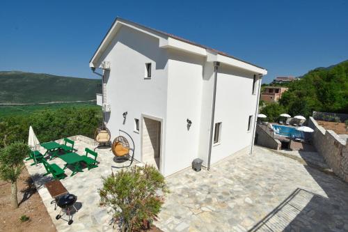 Villa Andrea 1 — 4-Star Luxury Hotel in Budva, Montenegro