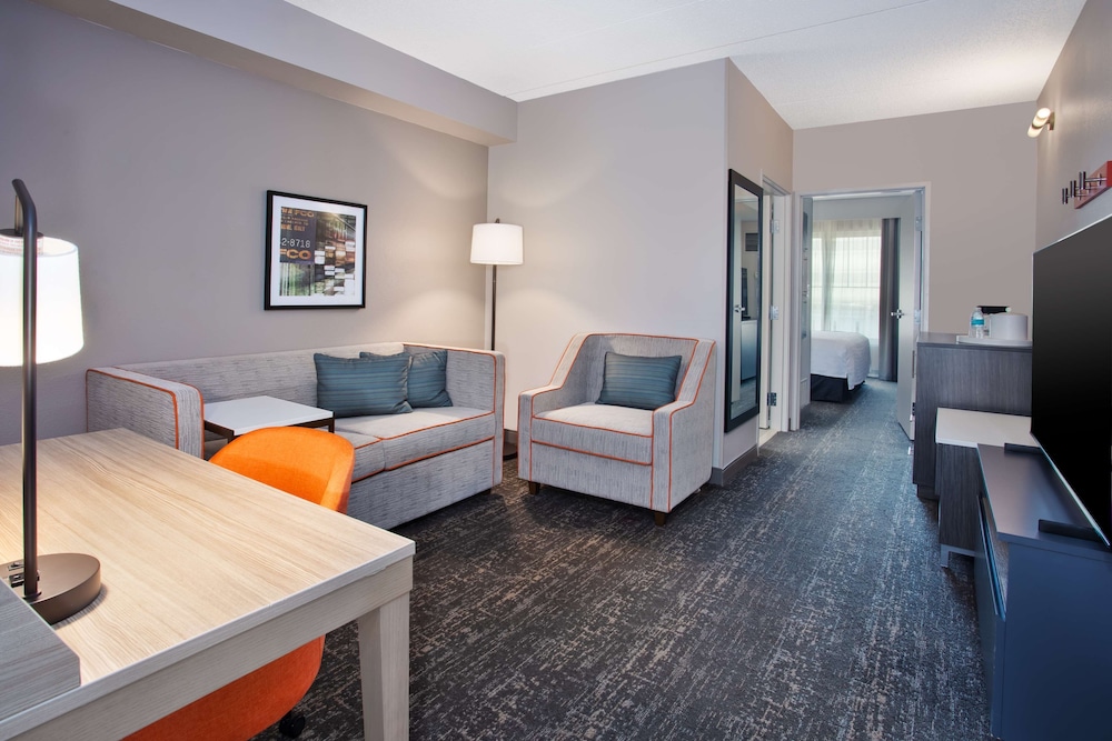 Hampton Inn & Suites Newark Airport Elizabeth - photo 32