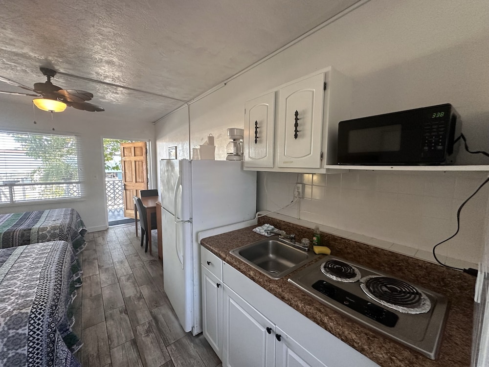 Malibu Resort Motel - photo 19