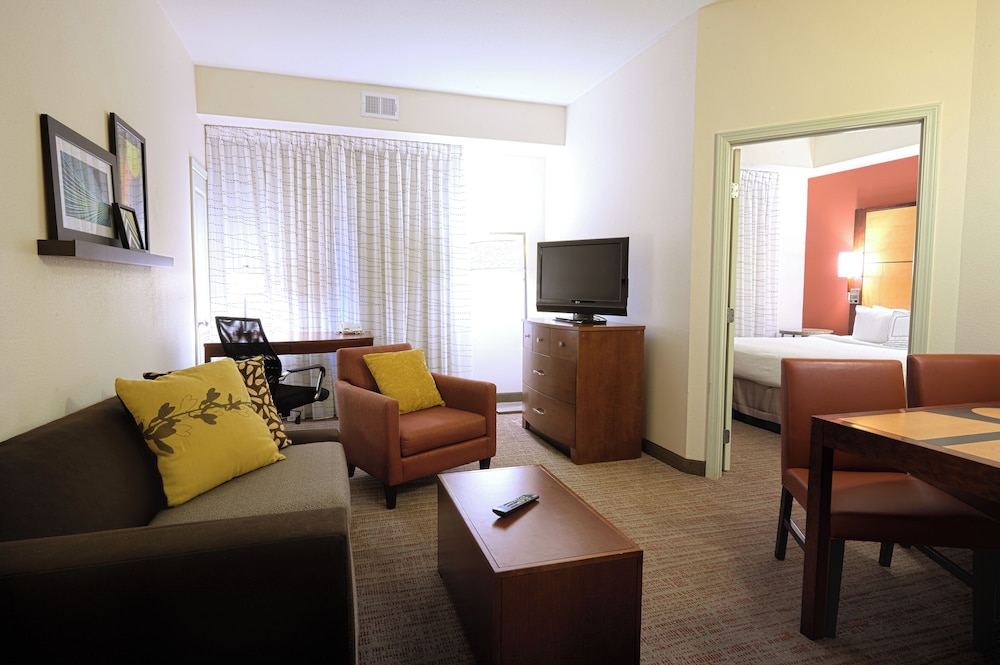 Residence Inn Marriott Airport - photo 9