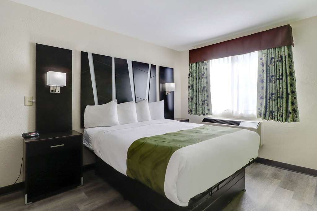 Quality Suites Albuquerque Airport - photo 20