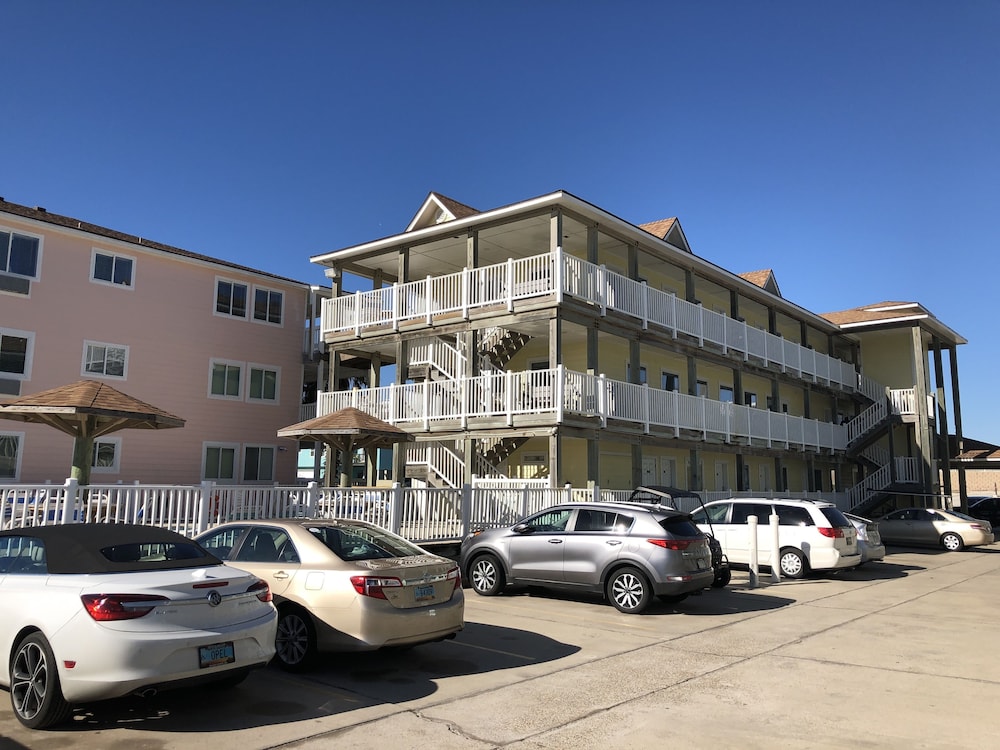 Beachgate CondoSuites & Motel - photo 168