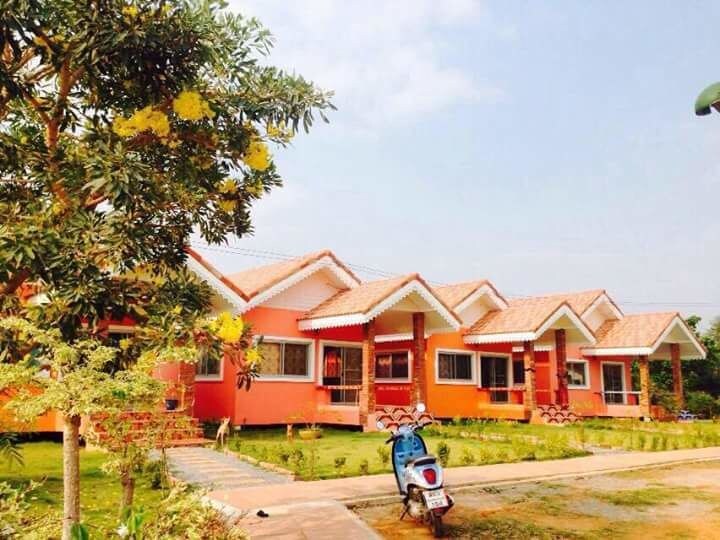 OYO 949 Sansuk Resort Paknampran in Pran Buri, Thailand