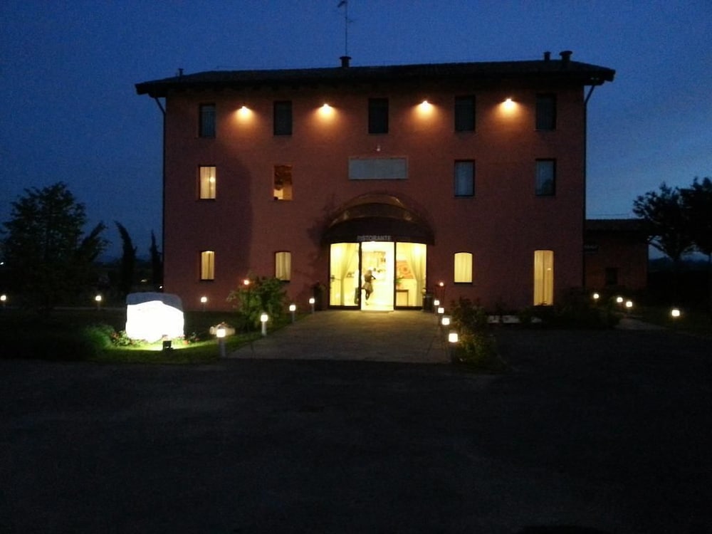 Hotel Hyknusa in Reggio Nell'emilia, Italy