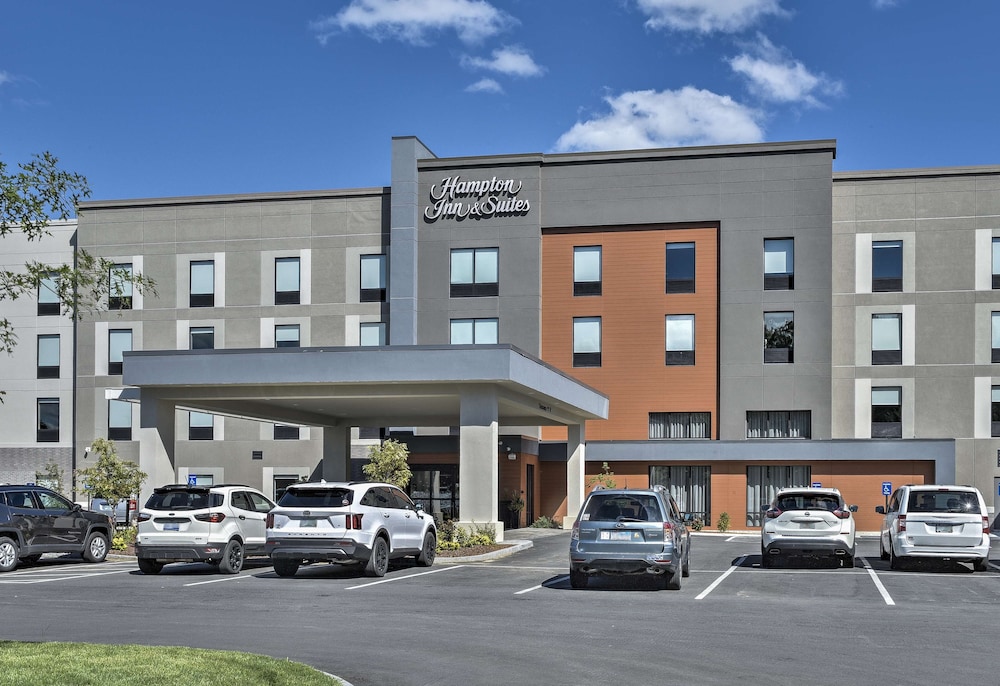 Hampton Inn & Suites by Hilton Keene - photo 21